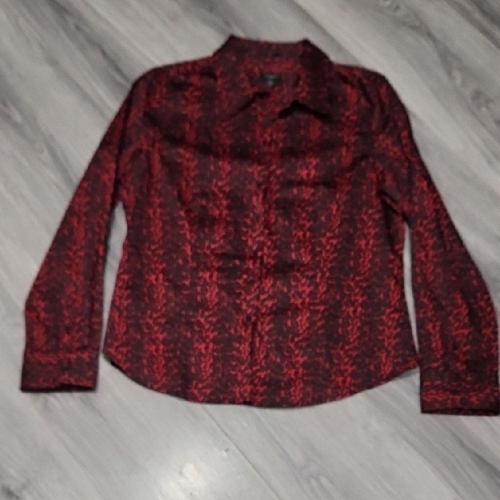 Talbots Stretch Black & Red Leopard Long Sleeve Button Top